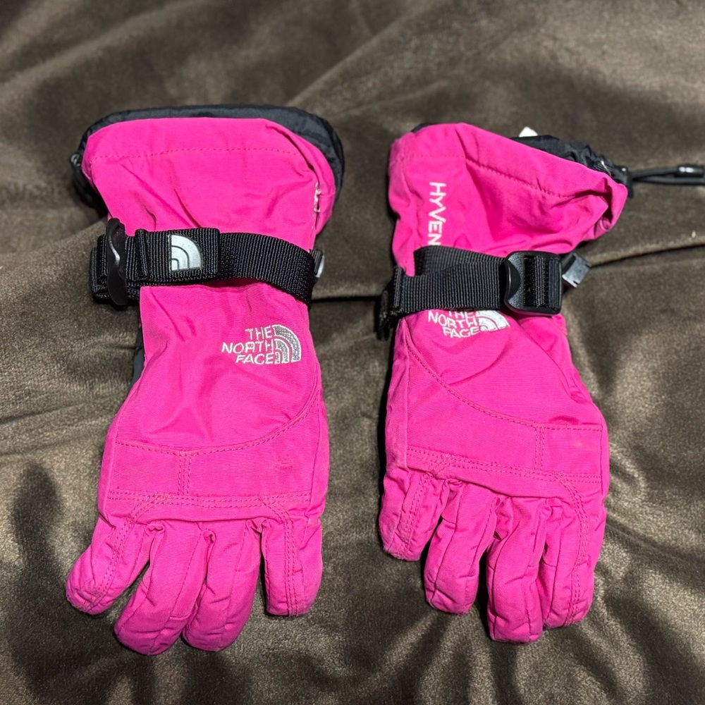 The North Face Fuchsia / Pink Girls S/P Insulated Gloves GORE-TEX